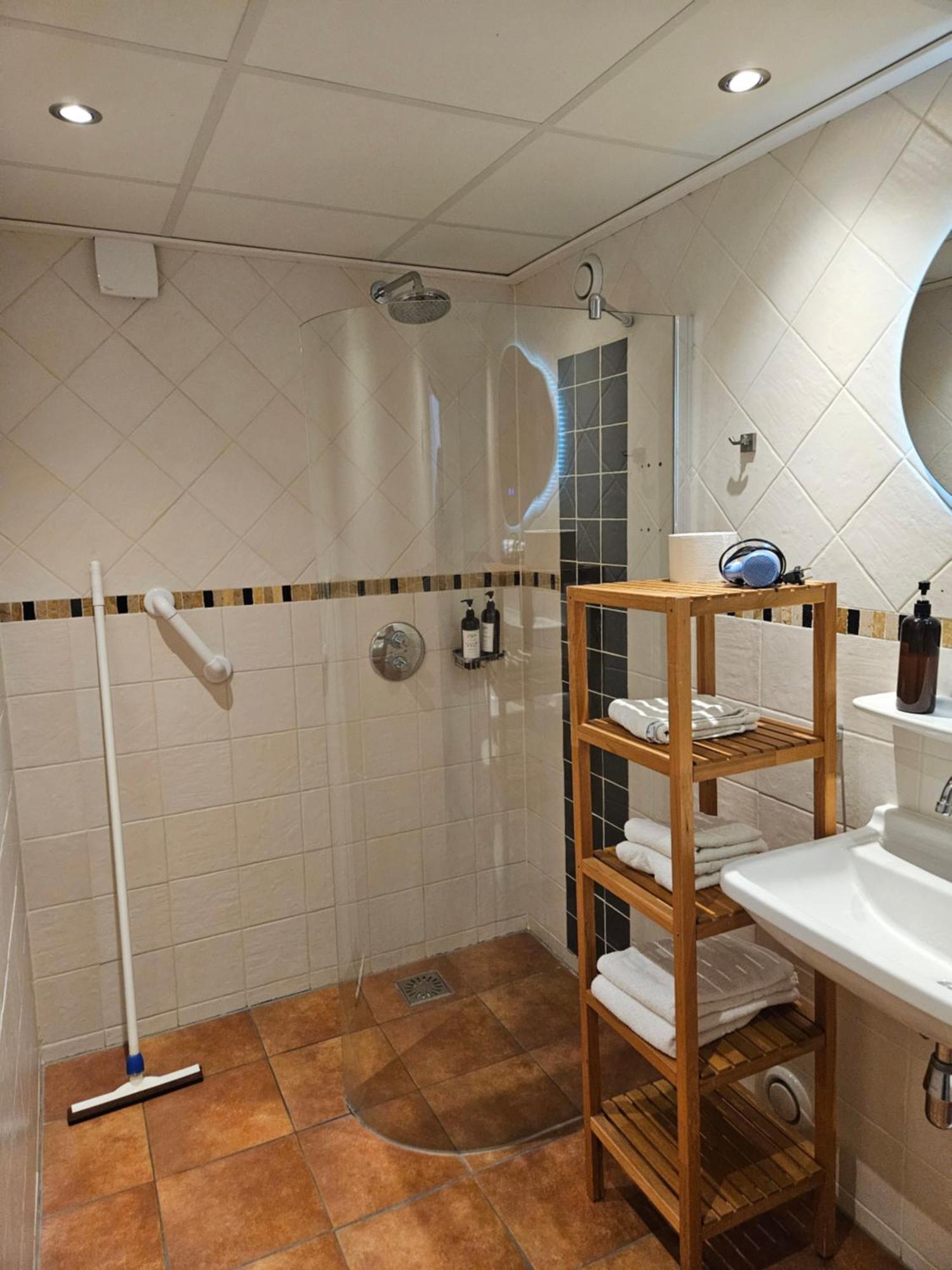 Hotel Dolores Ameland Hollum  Extérieur photo